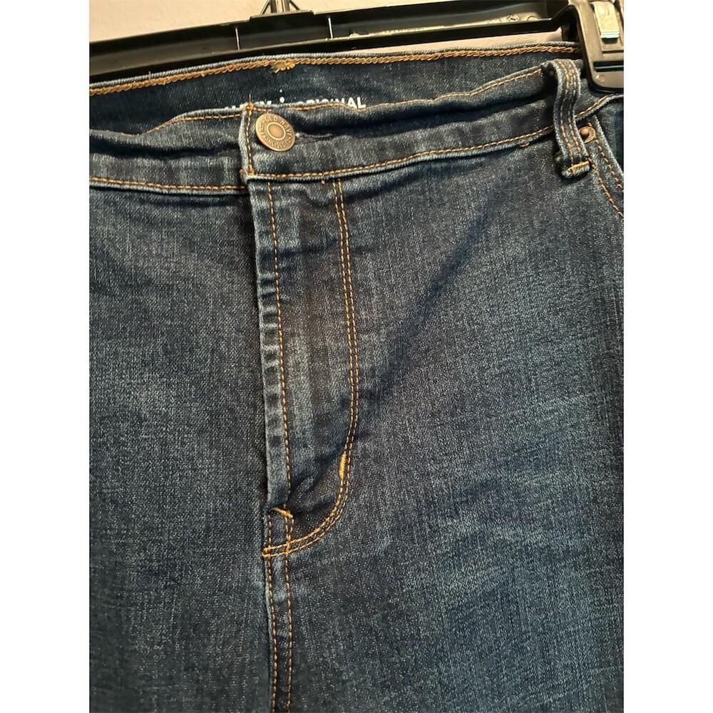 Old Navy Jeans Womens Size 20 Medium Wash Blue Straight Leg Mid Rise 42x29 - Picture 3 of 8
